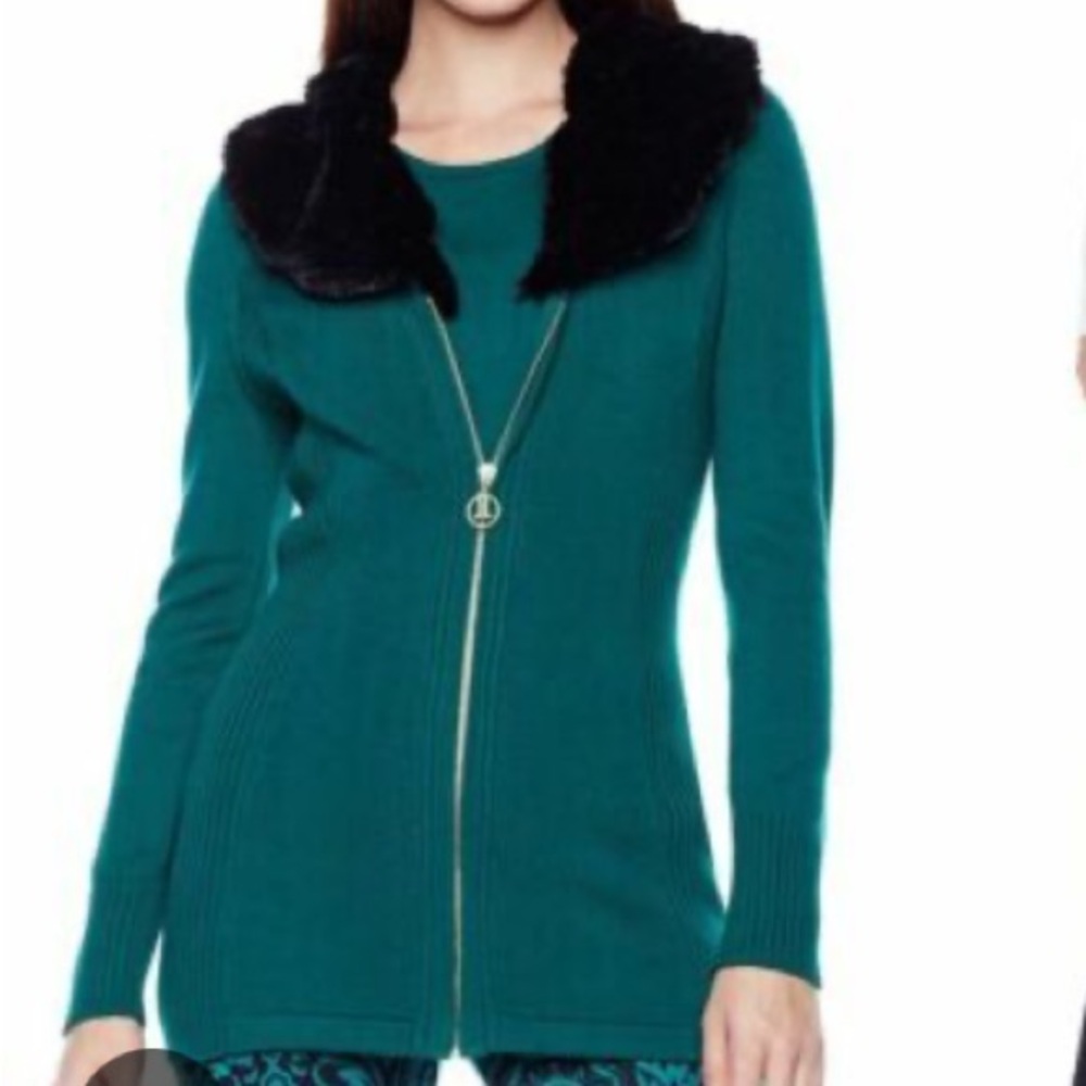 Green ❤️ Long ❤️ gorgeous sweater jacket ❤️ zipper black fur collar ❤️ ❤️ ❤️